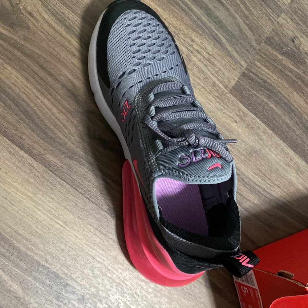 Youth Grade-School Nike Air Max 270 J (GS) Smoke Grey / Pink - Picture 2 of 4